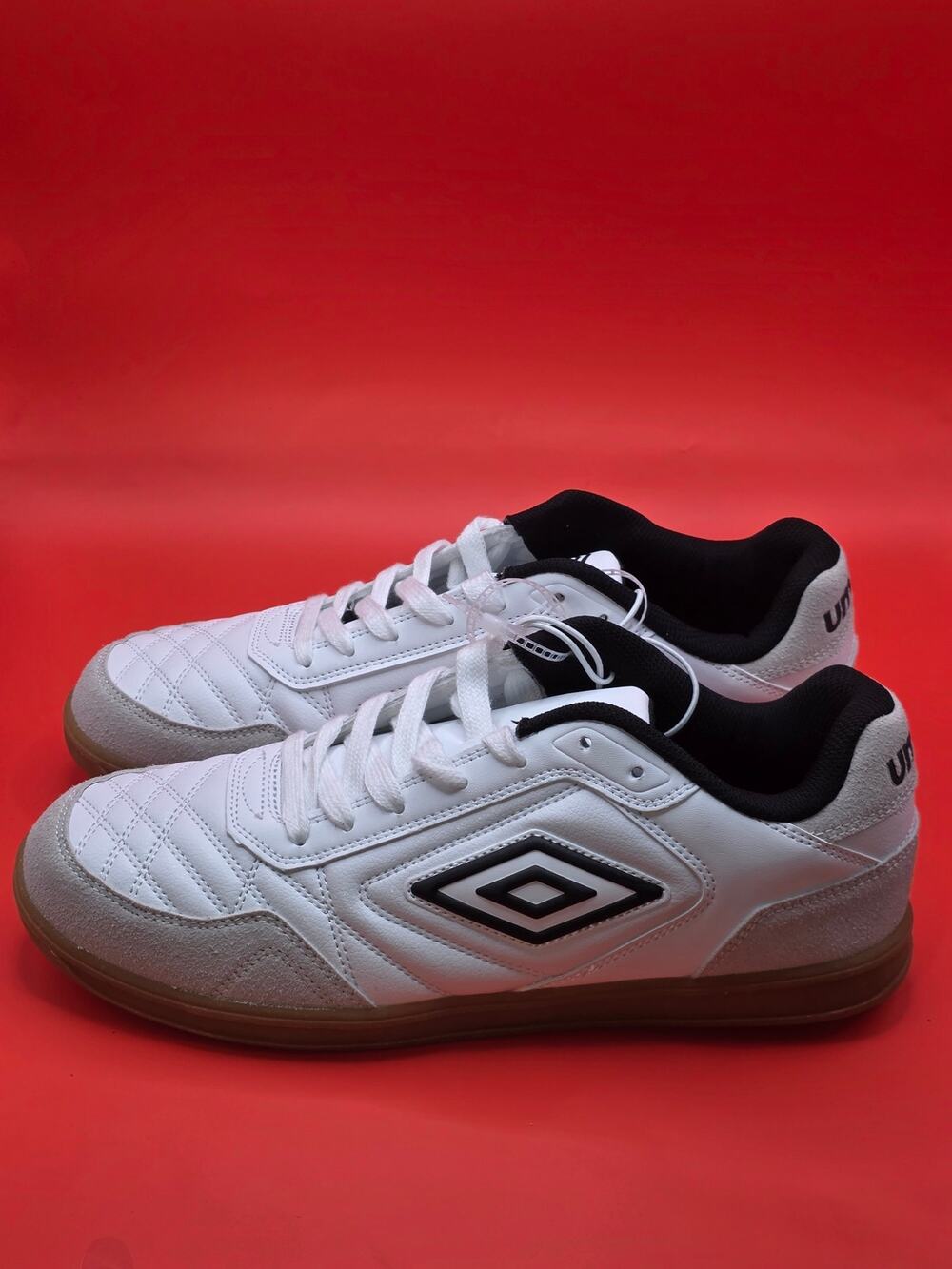 Umbro Men’s 10 White Black Gum Sole Soccer Terrace Sneakers Blokecore NWOB